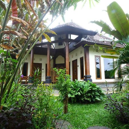 אובוד Loka Sari Guest House And Spa מראה חיצוני תמונה